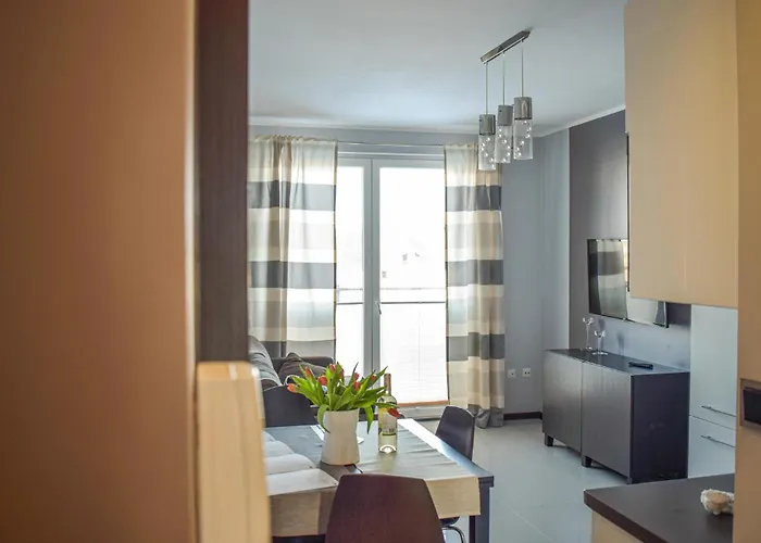 In With Wifi شقة *